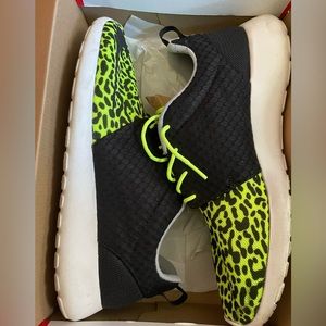 Nike RosheRun (Used)